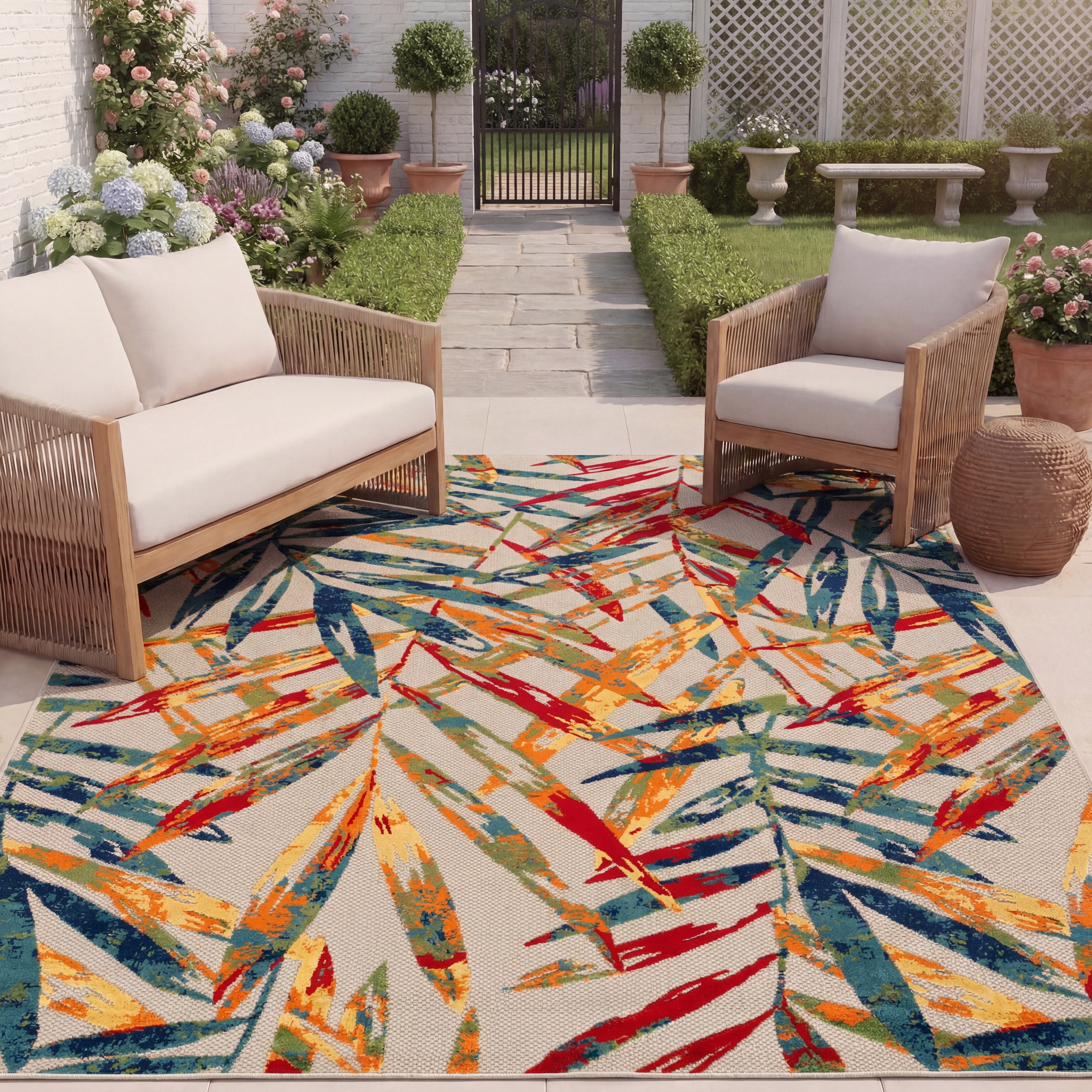 SAFAVIEH Cabana Jacinth Botanical Indoor/Outdoor Area Rug, Ivory/Navy, 3' x 5'