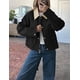 thumbnail image 3 of Chaqueta Megfie para mujer, cuello corto en contraste, color negro utilitario, 3 of 5