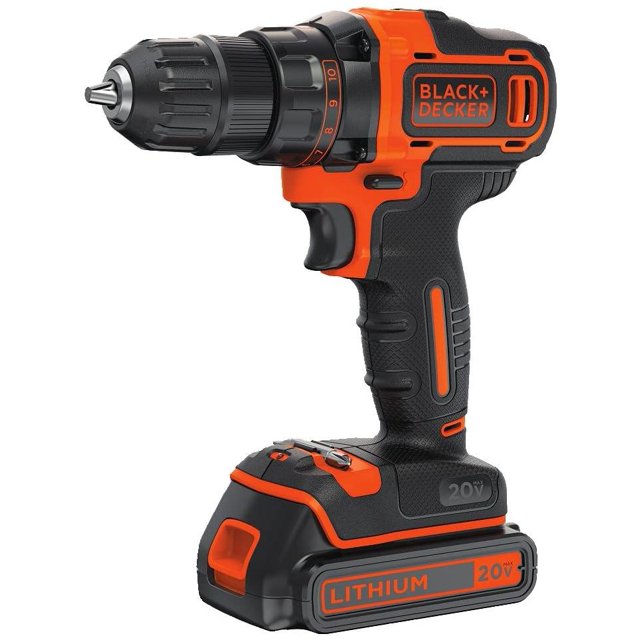 taladro y atornillador black + decker bdcdd220c inalámbrico luz led con batería de 20 v max cargador velocidad variable negro y anaranjado, vista 3/4 frontal de taladro compacto con empuñadura texturizada negra y detalles anaranjados; portabrocas sin llave metálico, anillo de embrague numerado de 11 posiciones visible, luz LED sobre el gatillo, batería desmontable de litio 20V marcada 'LITHIUM 20V' en la base y selector de 2 velocidades. Suele usarse para trabajos en espacios reducidos y montaje de muebles.