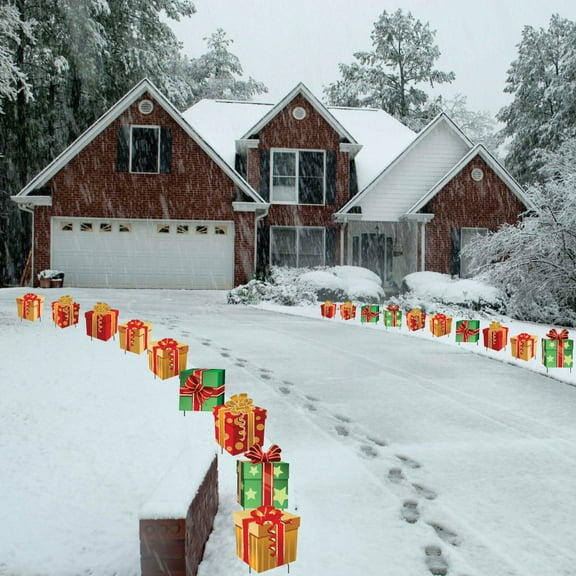 Christmas Presents Pathway Markers - Set of 18 Flat Corrugated Plastic Decorations NOT LIGHTS Includes Stakes