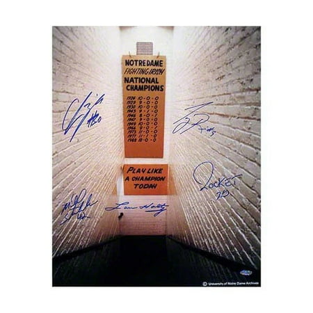 NCAA - Notre Dame Fighting Irish 16x20 Autographed Photograph