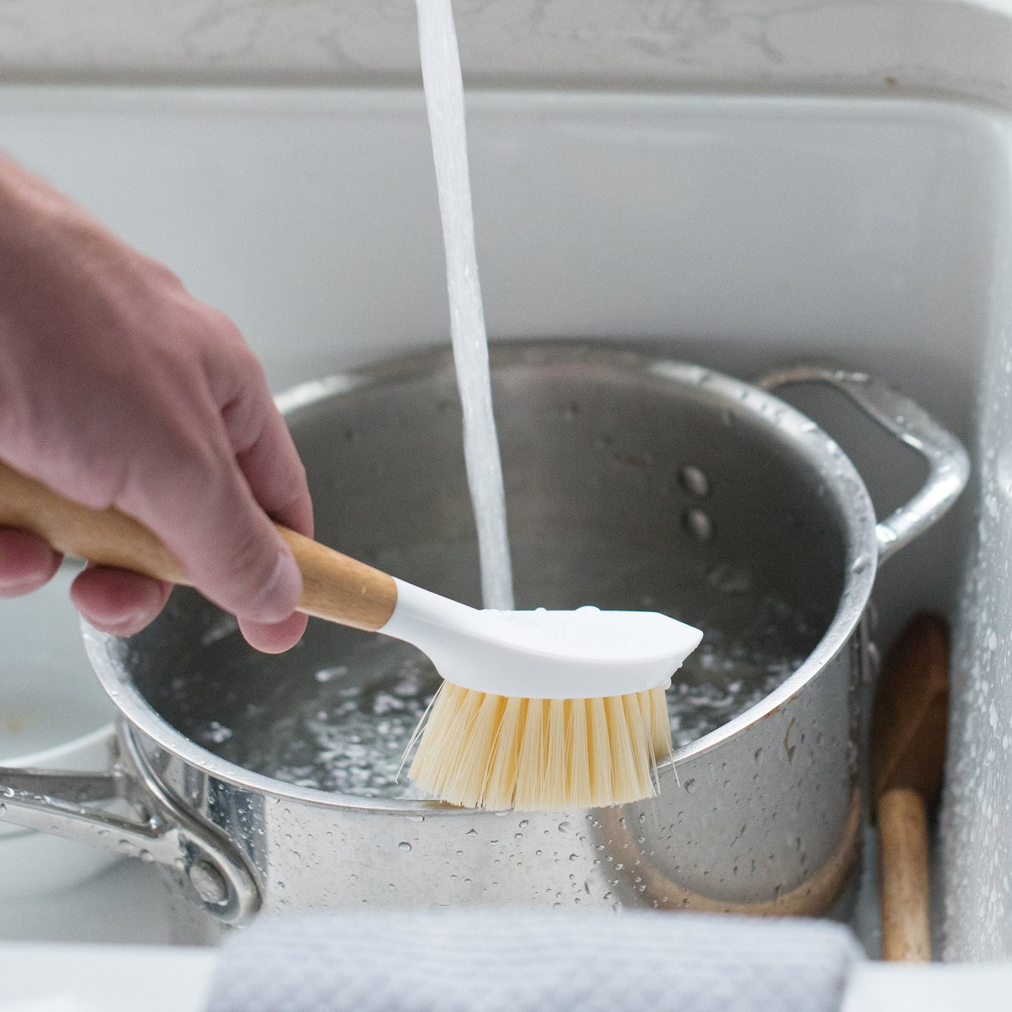 Coconut Kitchen Brush, Multi Purpose Scrubber for Dishes, Plates, Natu –  notimeforwaste