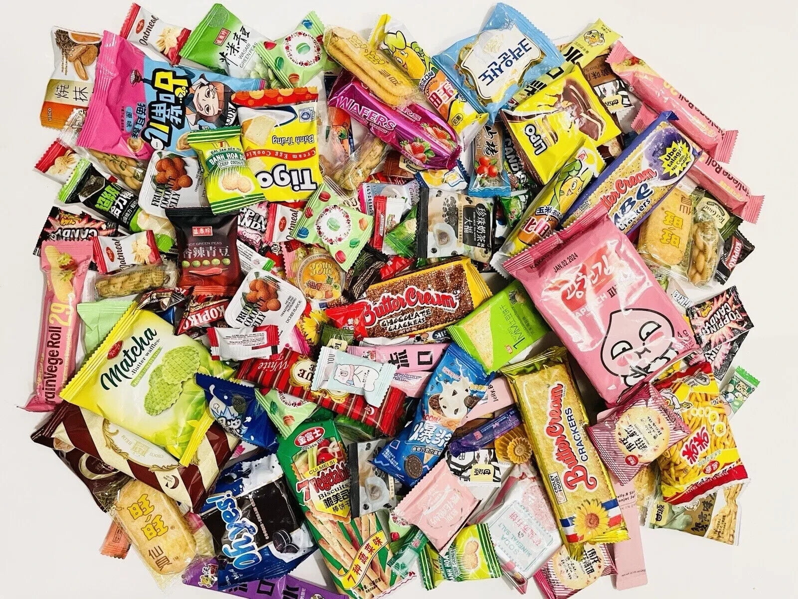 140 Piece +2 Full Size Snack Box Asian Japanese Chinese Korean Variety Snack Fun Box