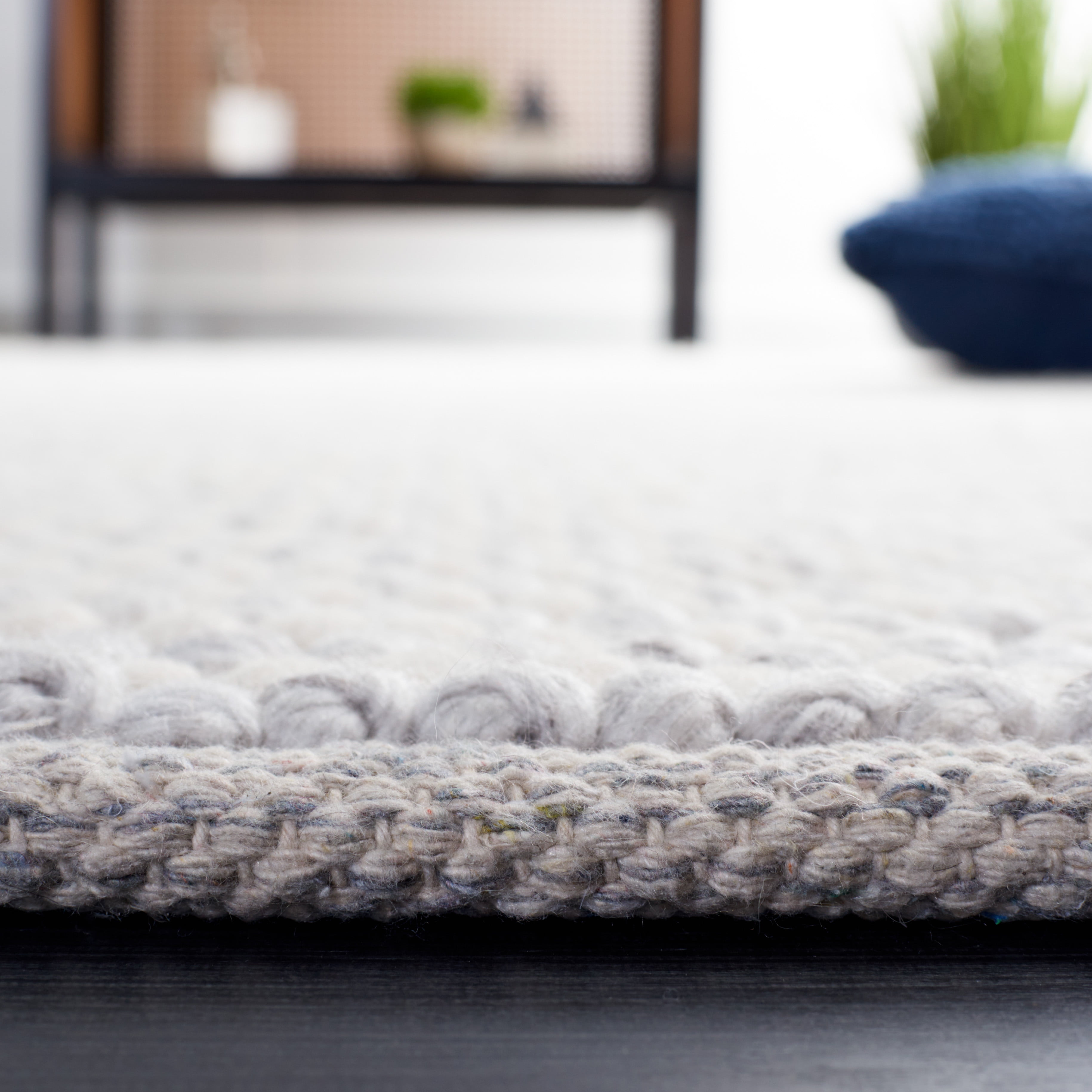 SAFAVIEH Natura Fredrick Striped Area Rug, Ivory/Light Grey, 6' x 6' Round