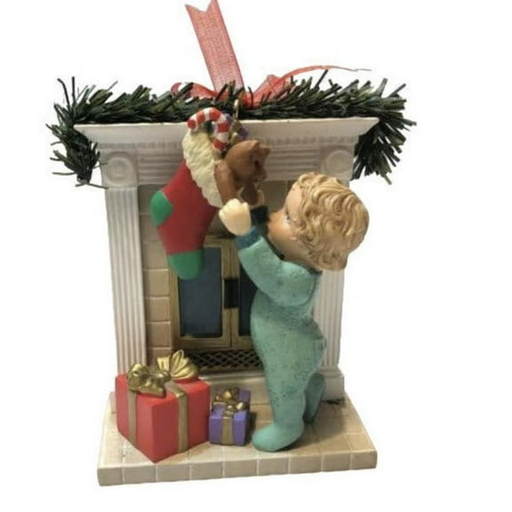 2004 Reaching for Christmas (Reaching for Christmas) Hallmark Keepsake Christmas Tree Ornament - QXG5474