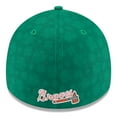 thumbnail image 4 of Men's New Era Kelly Green Atlanta Braves St. Patrick's Day 39THIRTY Flex Hat, 4 of 6