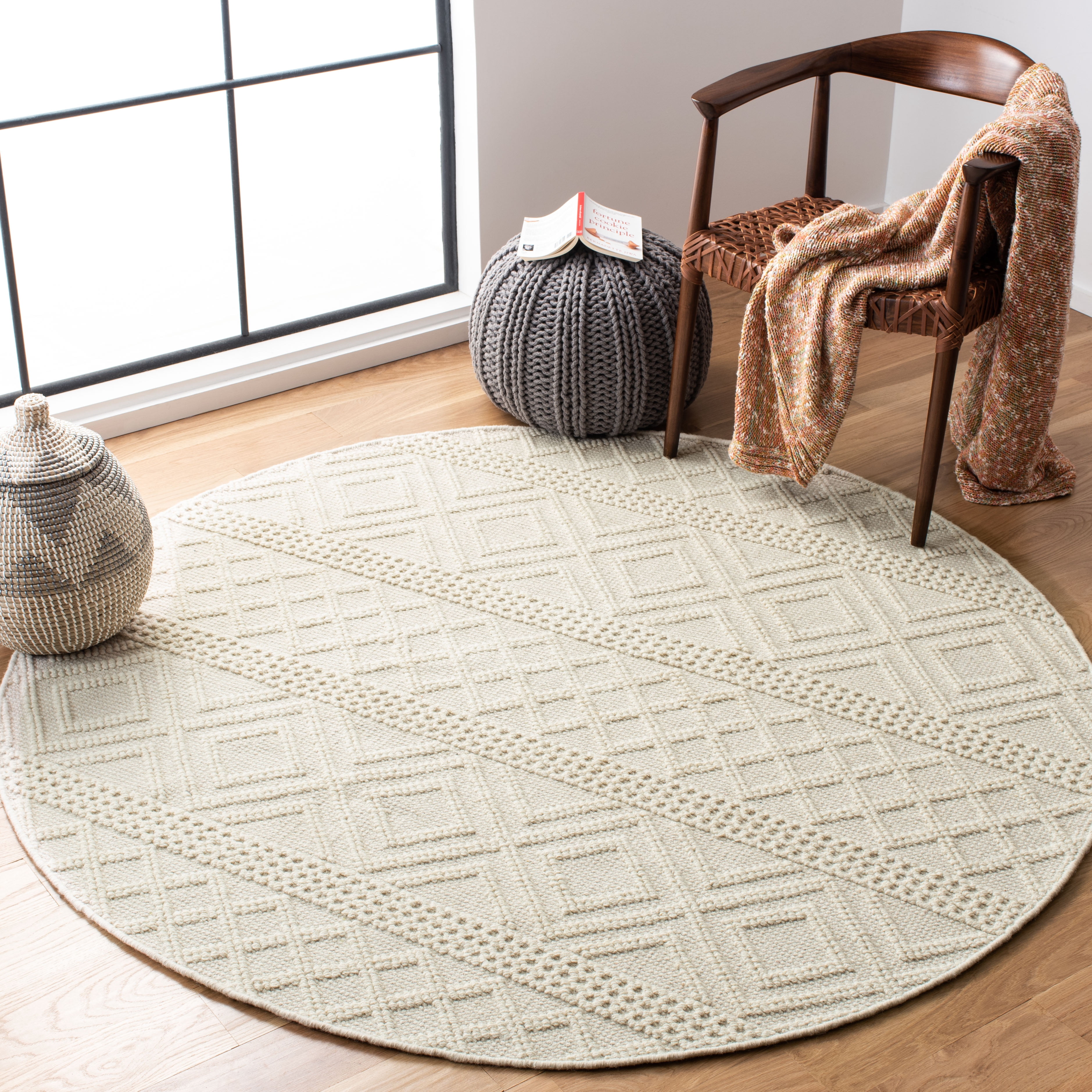 SAFAVIEH Vermont Chelsea Striped Area Rug, 4' x 4' Round, Ivory