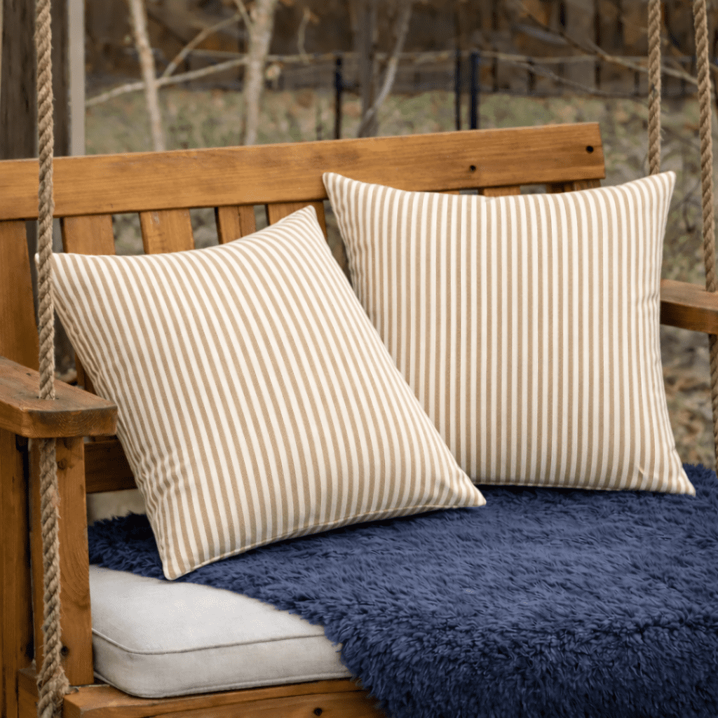 2 Pack Outdoor Throw Pillows, Waterproof & Fade-Resistant Patio Cushions, 18x18 Inch Decorative Outdoor Pillows for Garden, Porch, Balcony & Poolside Furniture