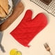 thumbnail image 4 of Guantes De Horno Resistentes Al Calor, Manoplas De Cocina Antideslizantes Para Microondas, Hornear Y Asar a La Parrilla. Protección Fiable Para Manipular Platos Calientes., 4 of 8