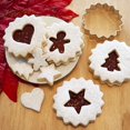 thumbnail image 1 of Christmas Linzer - Cortadores de galletas (5 unidades) Ann Clark, c&iacute;rculo estriado, mini coraz&oacute;n, mini &aacute;rbol de Navidad, mini estrella, mini hombre de pan Ann Clark Cookie Cutters NA, 1 of 7