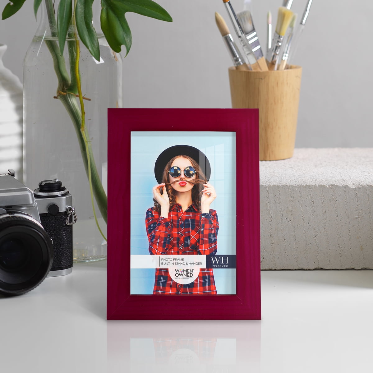 Woodgrain 4 in. x 6 in. Cherry Red Picture Frame