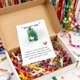 thumbnail image 4 of Tarjetas de Regalo de Vacaciones Tarjeta de Bolsillo de Resina de Dinosaurio Verde con Tarjeta, Compacto 9x6 cm para Cumpleaños, Aprecio, Regalo de Recuerdo, 4 of 6