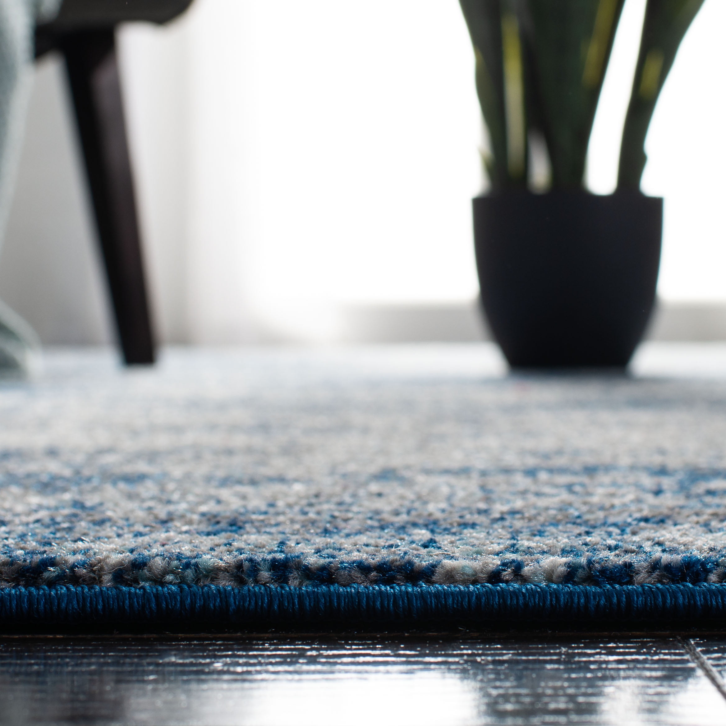 SAFAVIEH Evoke Frosina Abstract Area Rug, Navy/Ivory, 5'3" x 5'3" Square