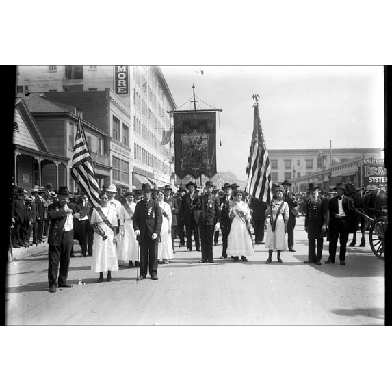 24"x36" Gallery Poster, Civil War Musicians in a Memorial Day parade in Los Angeles, ca.1915 (CHS-14141)