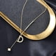 thumbnail image 4 of Collar de acero de titanio que no se decolora, diseño de nicho para mujer, colgante de letra simple, cadena de clavícula corta, estilo coreano, collar de estilo frío, 4 of 5