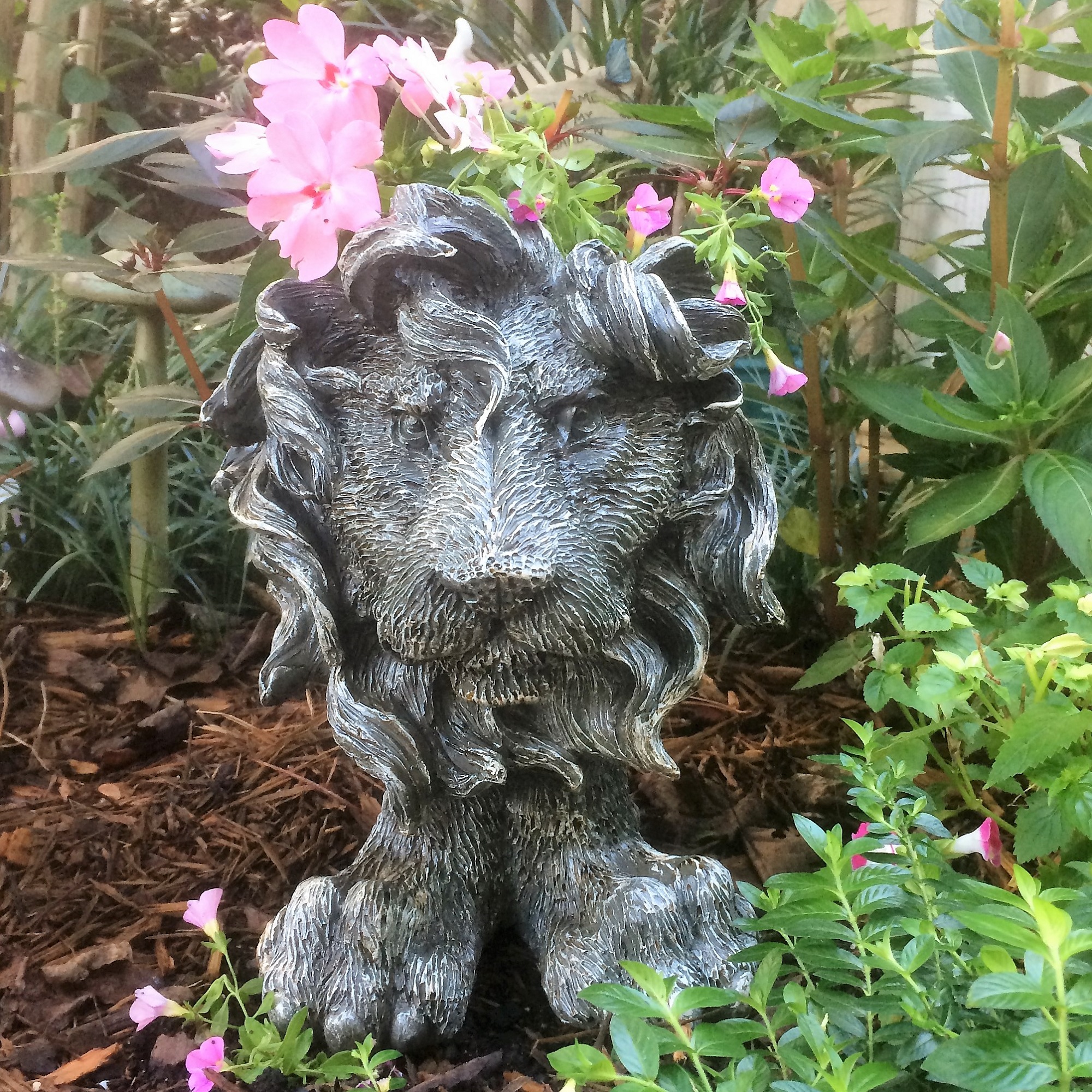 Homestyles Graystone Lion Muggly Mascot Animal Statue Humorous Planter Pot