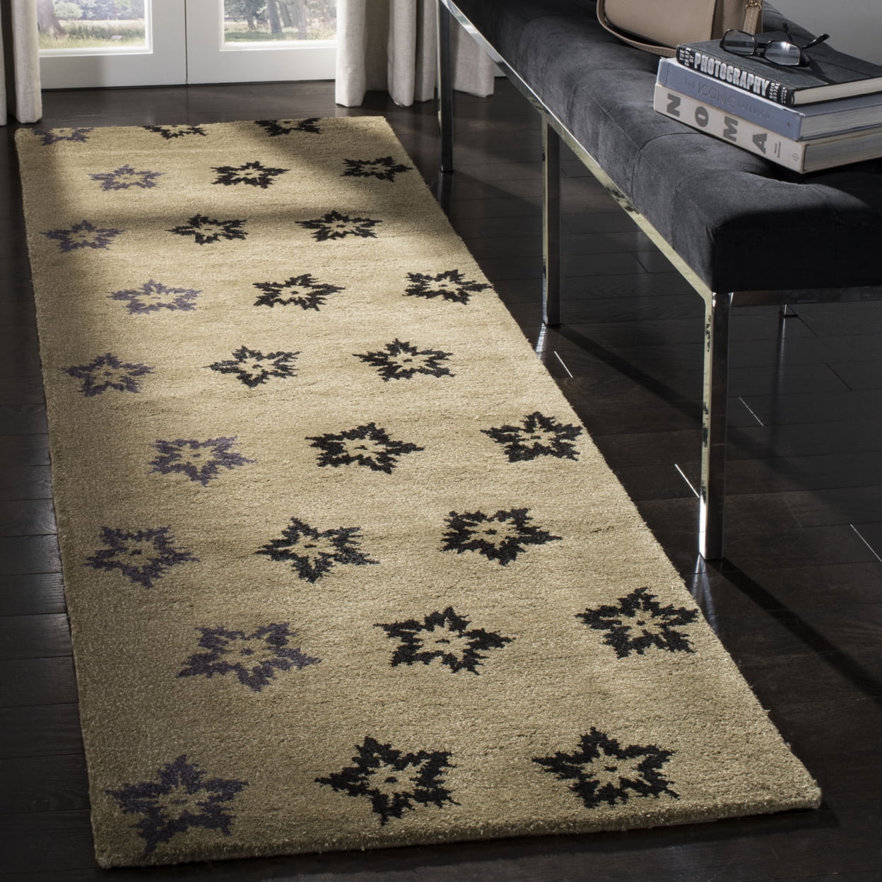 SAFAVIEH Soho Liam Floral Wool Area Rug, Sage/Black, 9'6" x 13'6"