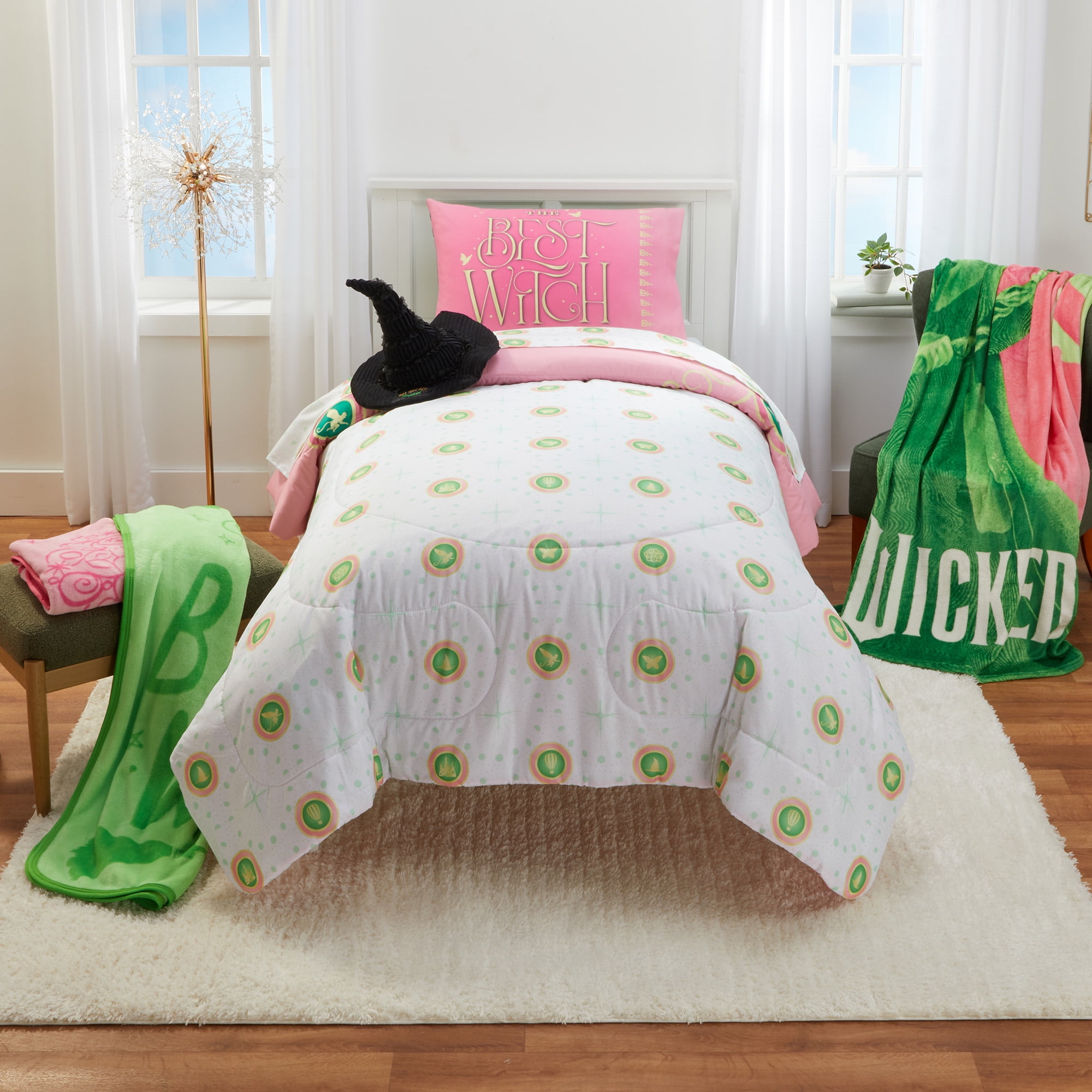Wicked Kids 2 Piece Pink Green White Reversible Comforter and Pillowcase set, Twin/full