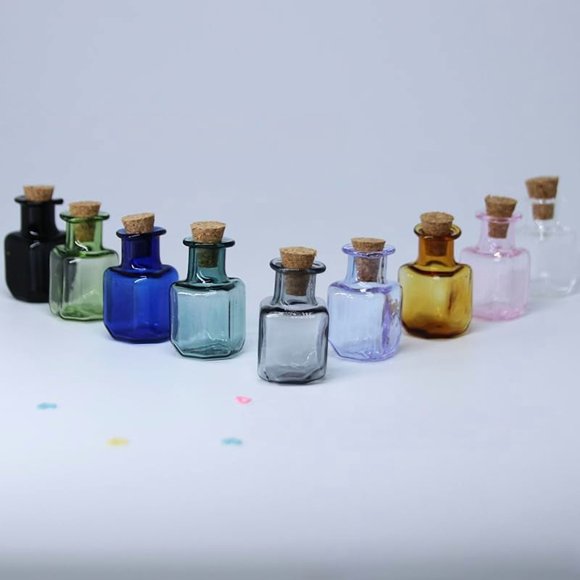 HUGFEGWE Mini Potion Bottle, Colored Tiny Spell Jars Cork Stopper Glass Bottles Wishing Bottle Conica/Square/Oval Wishing Bottle Vial for DIY Crafts, Wedding, Birthday, Party Favors (E,18pcs)