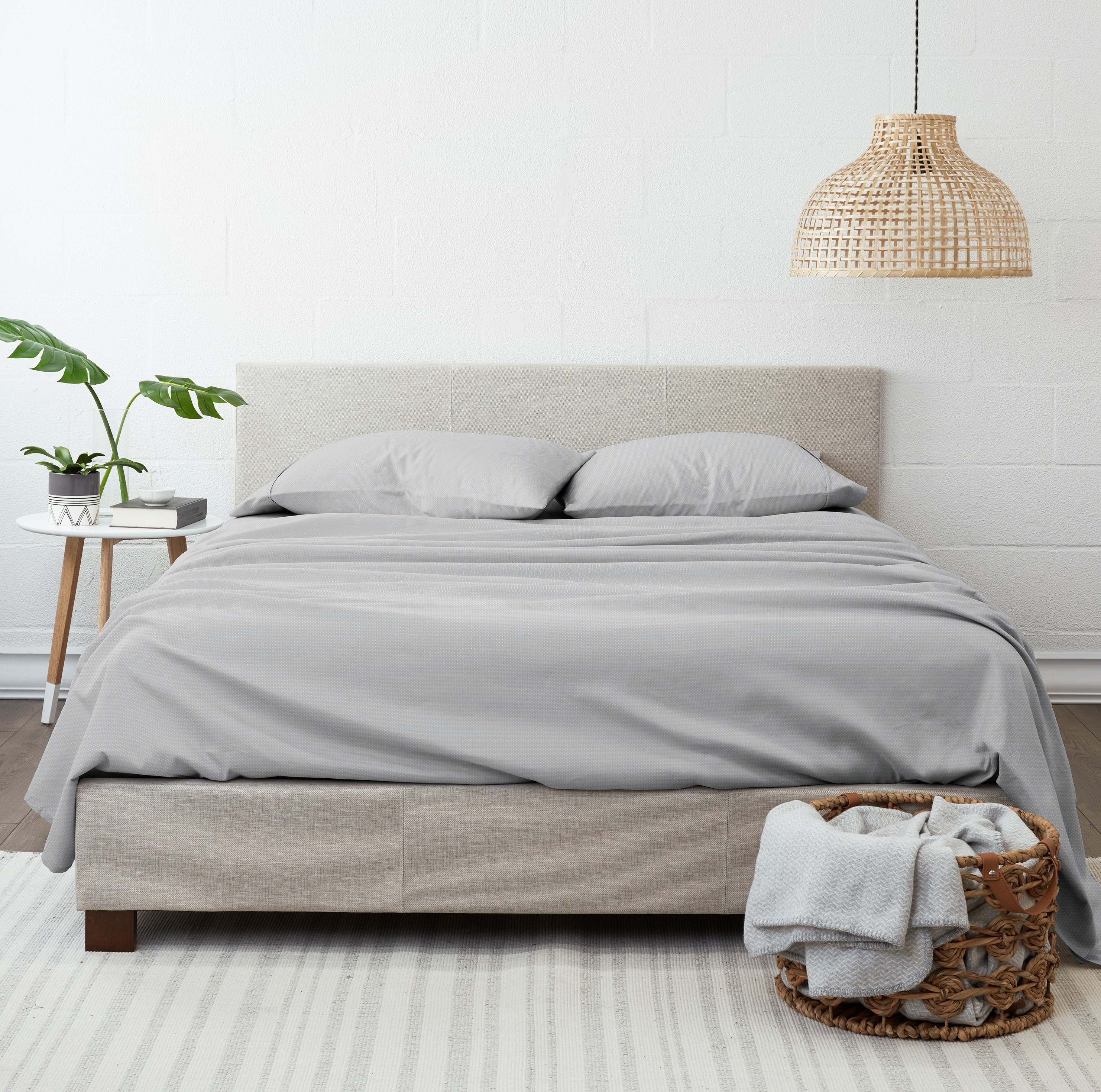 Noble Linens 4 Piece Pattern Microfiber Bed Sheets Set, Light Gray My Heart, Queen