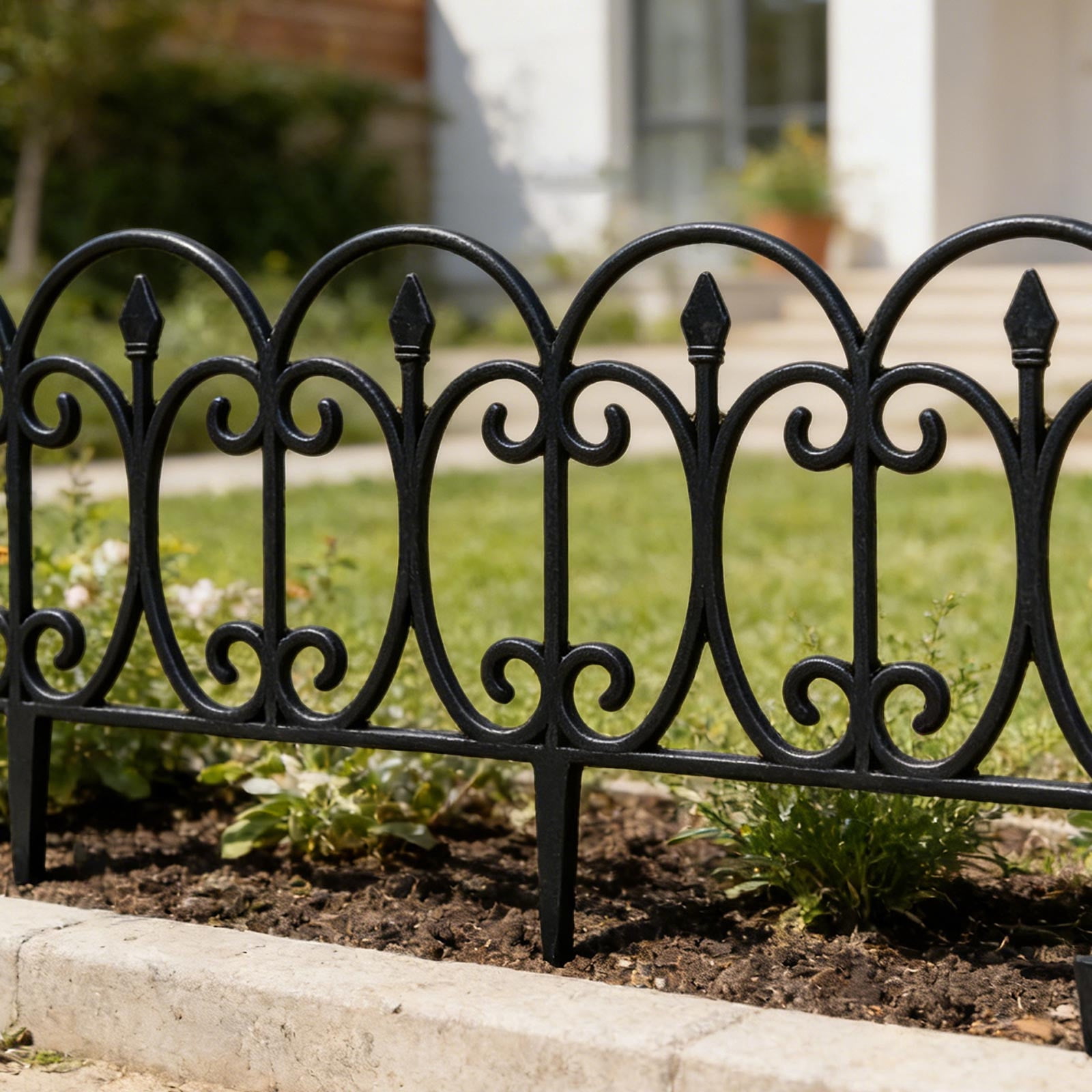 Plastic Garden Picket Fence 5-Pack, Modular Lawn and Flowerbed Edging, Decorative Yard Border, Outdoor Garden Barrier Set, Protective Fence Panels, Landscaping Divider Accessories