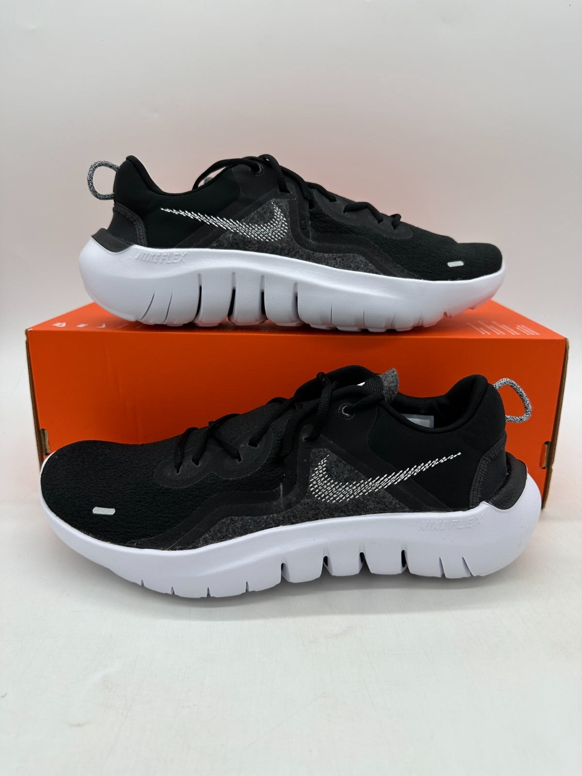 Nike Revolution 7 Men\'s Black Athletic Shoes with Red Swoosh Size 11.5 New Nike Revolution 7 Black/Orange Running Shoes Men main image 3