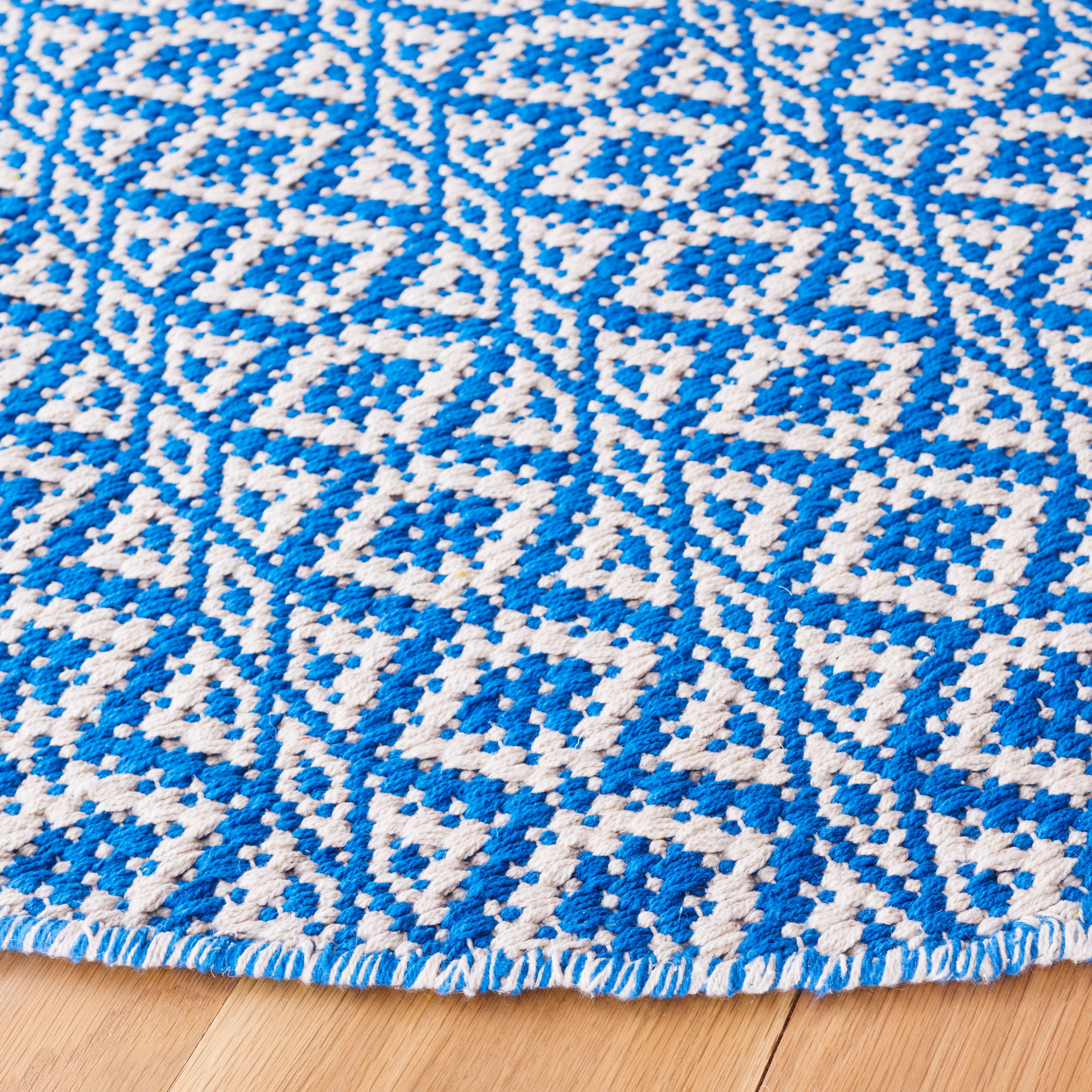 Safavieh Montauk Corrine Geometric Cotton Area Rug, Ivory/Blue, 6' x 6' Round