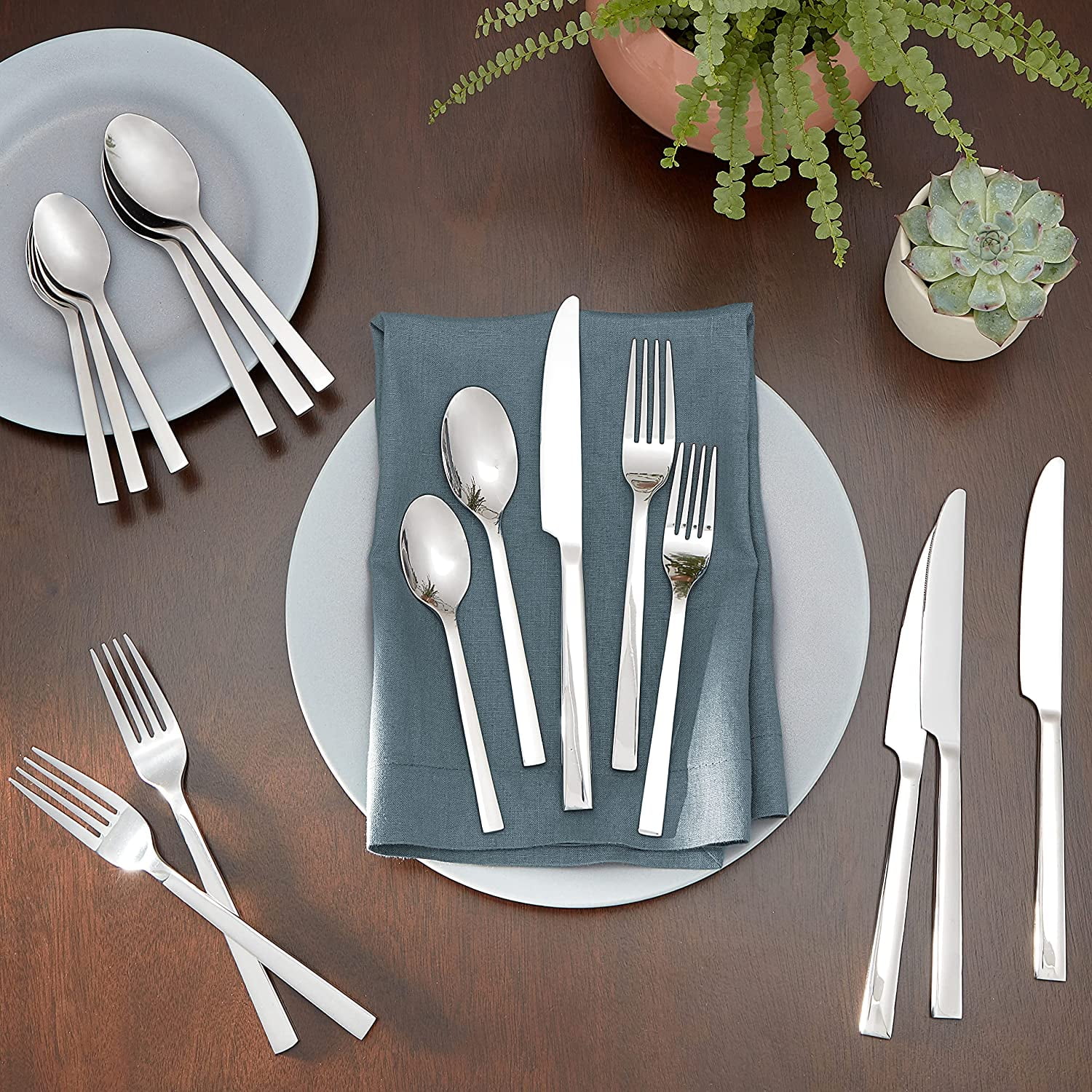 $249 Oneida 18-pc. Stainless Steel Cutlery Set (TAX FREE)