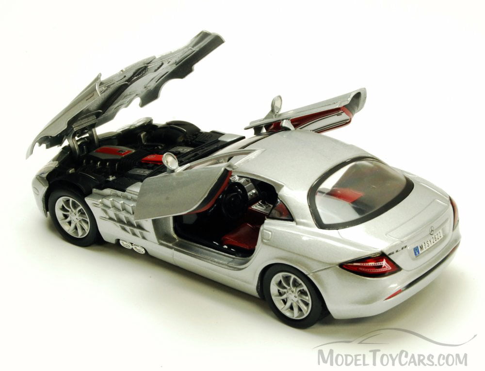 Mercedes Benz SLR McLaren, Silver Motormax 73306 1/24 scale Diecast  Model Toy Car
