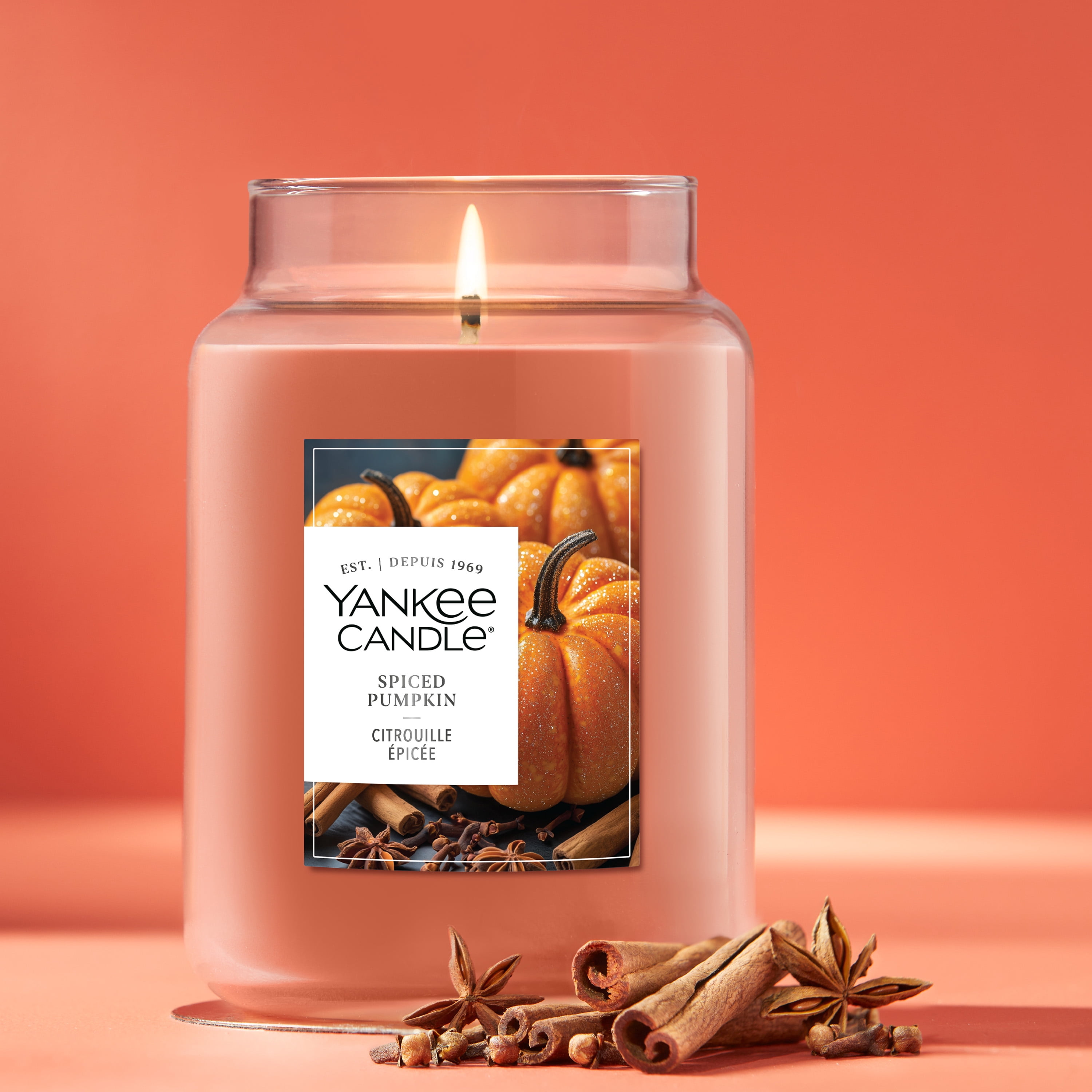 Yankee Candle Scented Candle, Spiced Pumpkin, 22 oz Original Large Jar, Up to 150 Hours of Burn Time