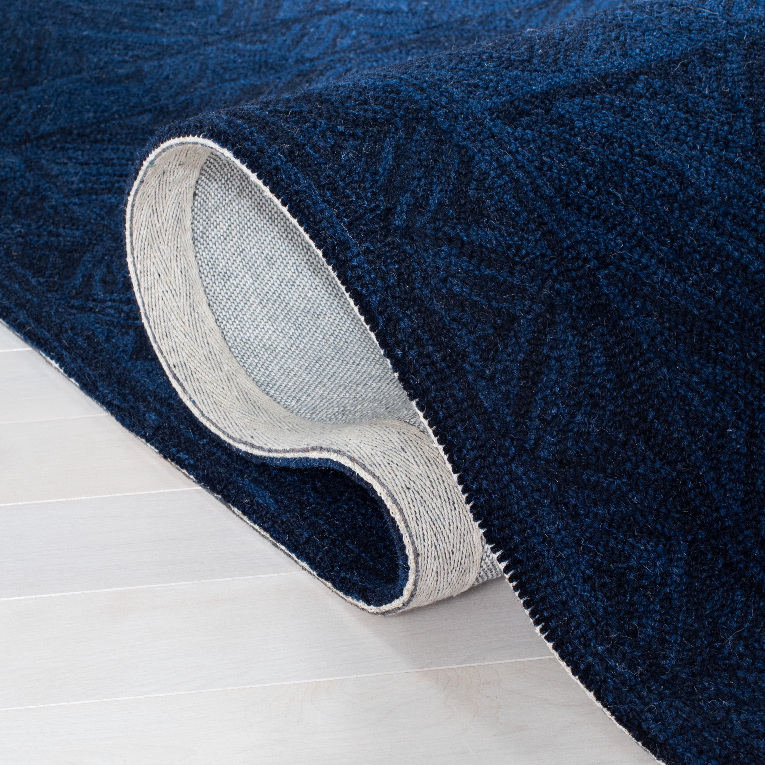 SAFAVIEH Metro Delbert Diamond Area Rug, Blue, 6' x 6' Round