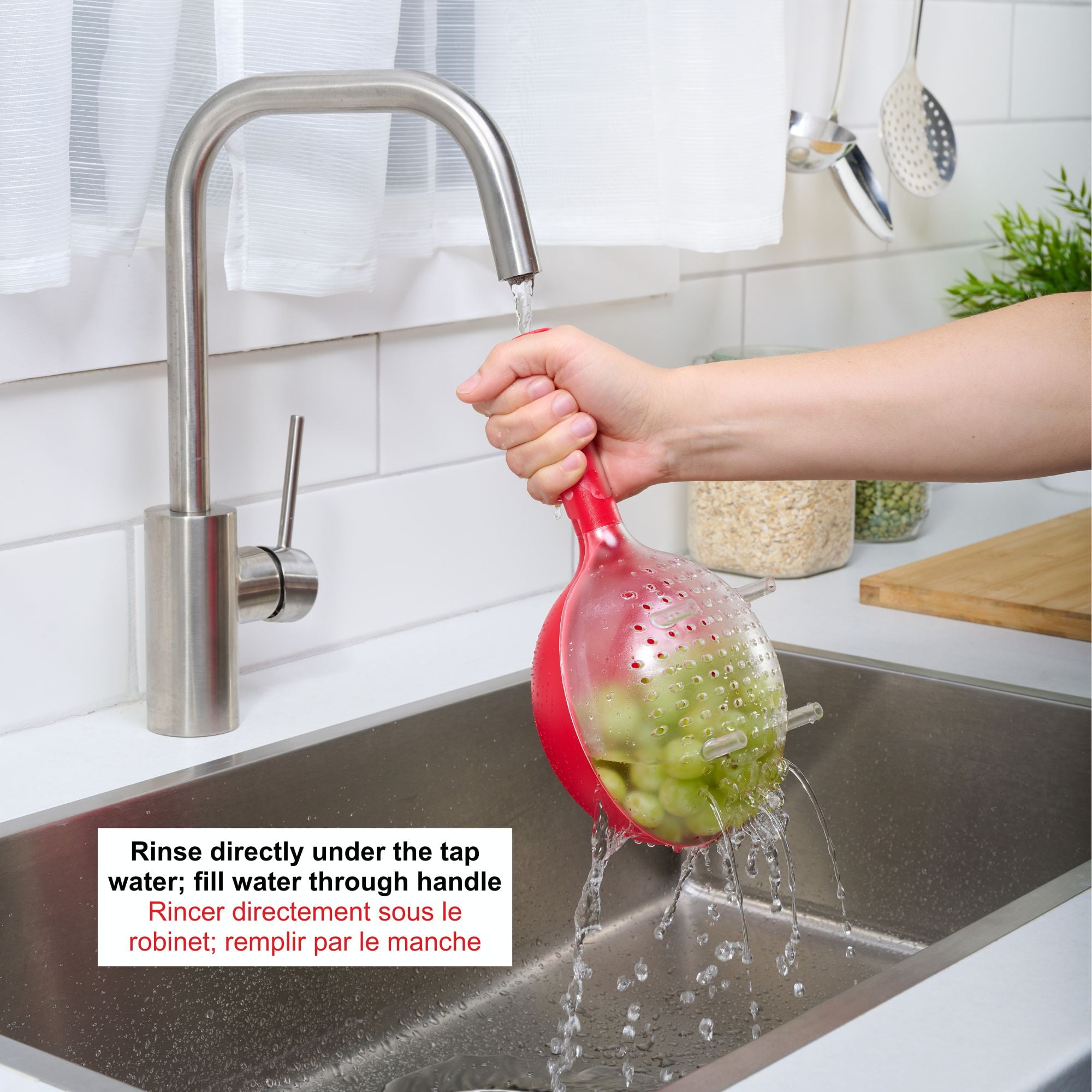 Starfrit Passoire à baies, Couvercle troué amovible, S'utilise à une main, Rouge STARFRIT PASSOIRE À BAIES