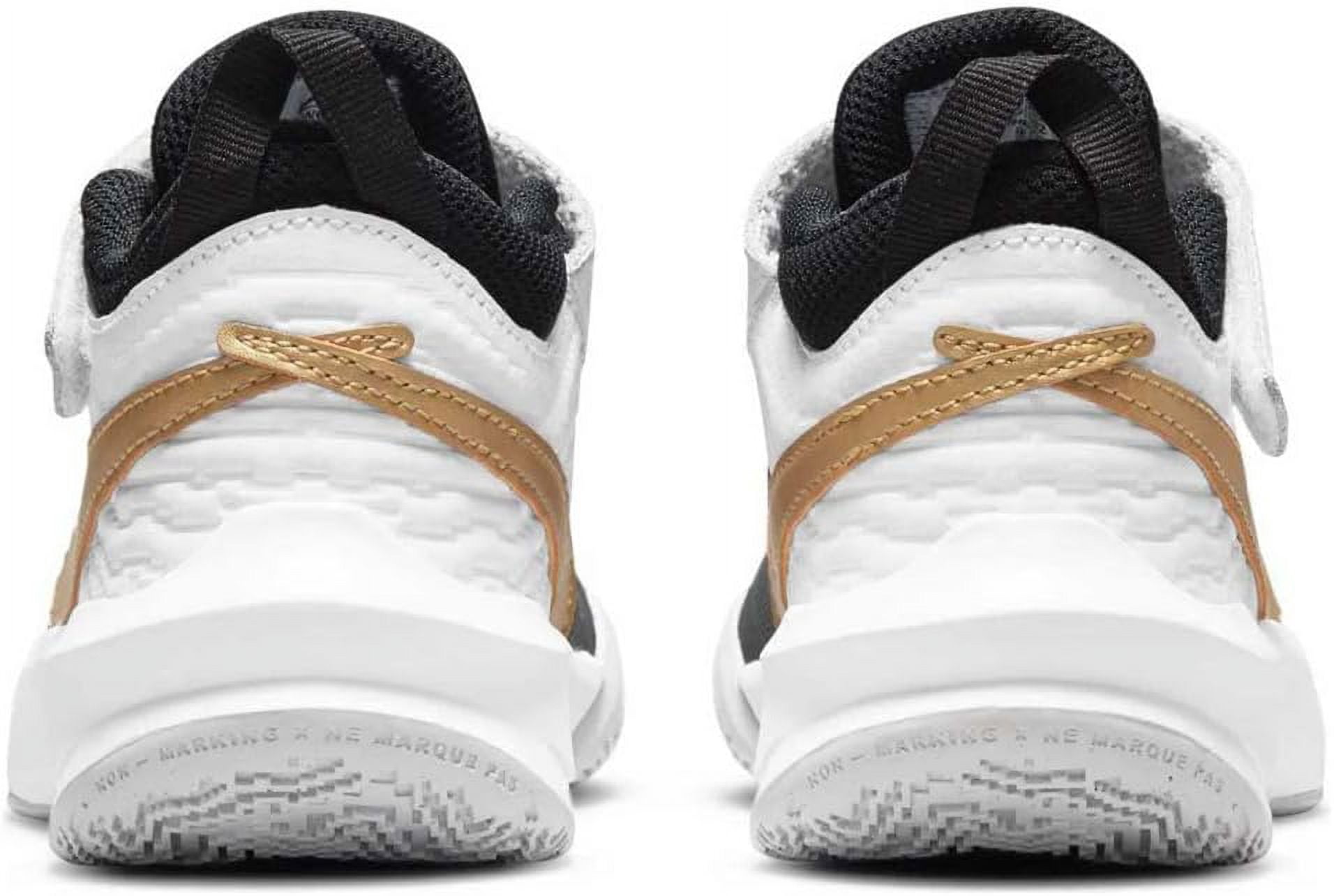 Nike Kids' Grade School Team Hustle D 10 Basketball Shoes (Black/White/Gold, 7, D)