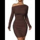 thumbnail image 3 of Vestido de Cóctel Mini Ajustado con Volantes, Mangas Largas y Hombros Descubiertos para Mujer Café XL, 3 of 10