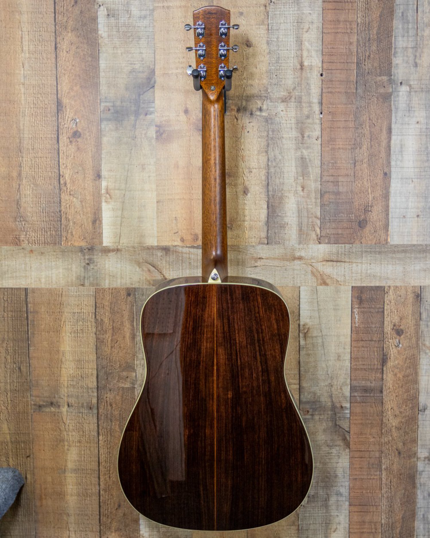 Alvarez LD70e Laureate Series Dreadnought Acoustic-Electric Guitar Natural