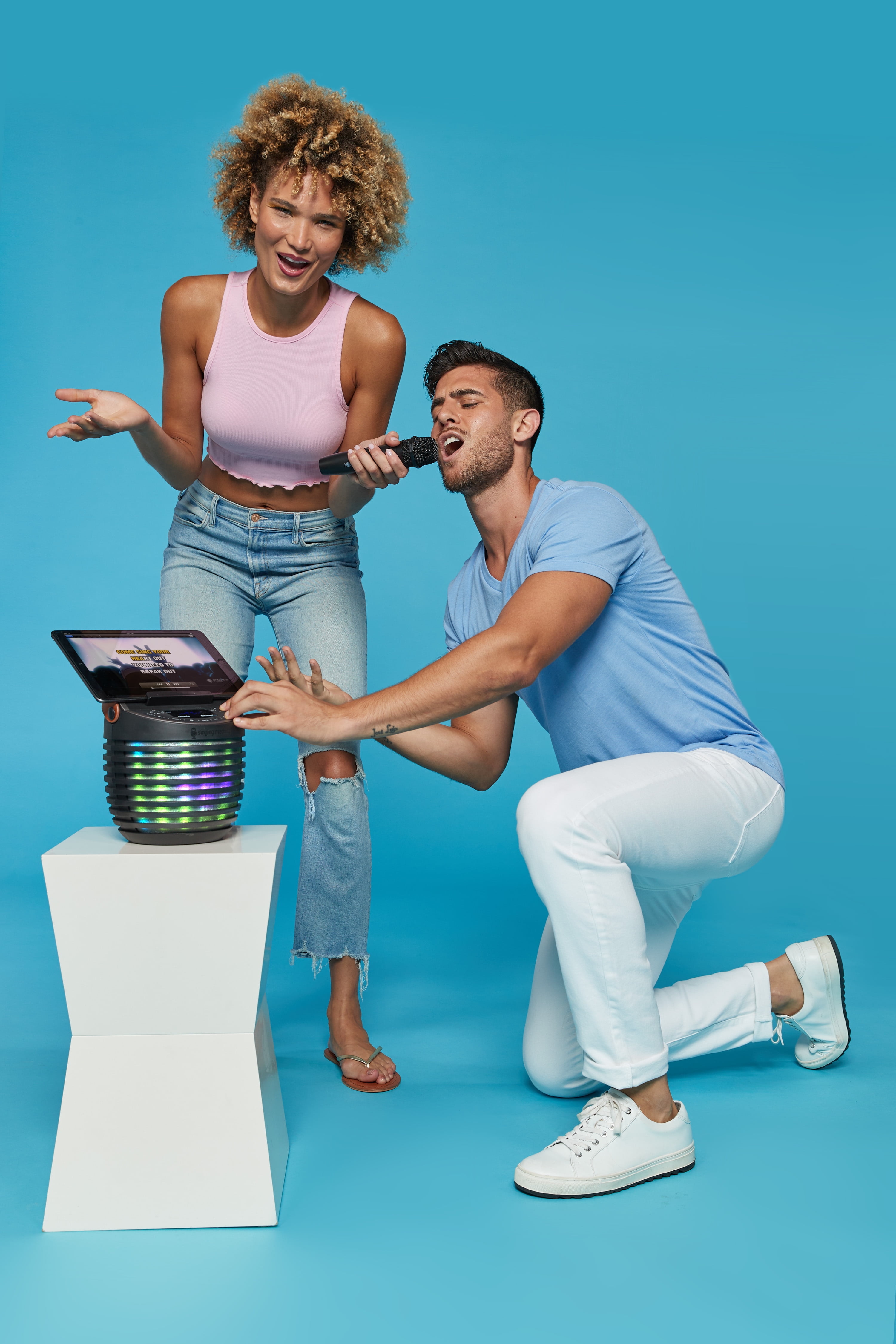 Open Box Singing Machine SMC2020 SingCast One - Video Casting Karaoke System with Bluetooth, Light Show & Voice Changing Effects