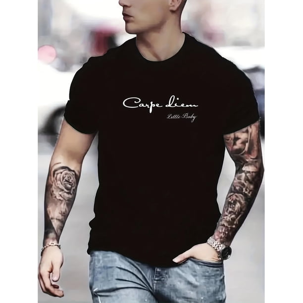 Camiseta cómoda y elegante con estampado "Carpe Diem" para hombre, camiseta gráfica, ropa de verano para exteriores, ropa para hombre, camisetas para hombre, regalos para hombre, camisetas para el tie