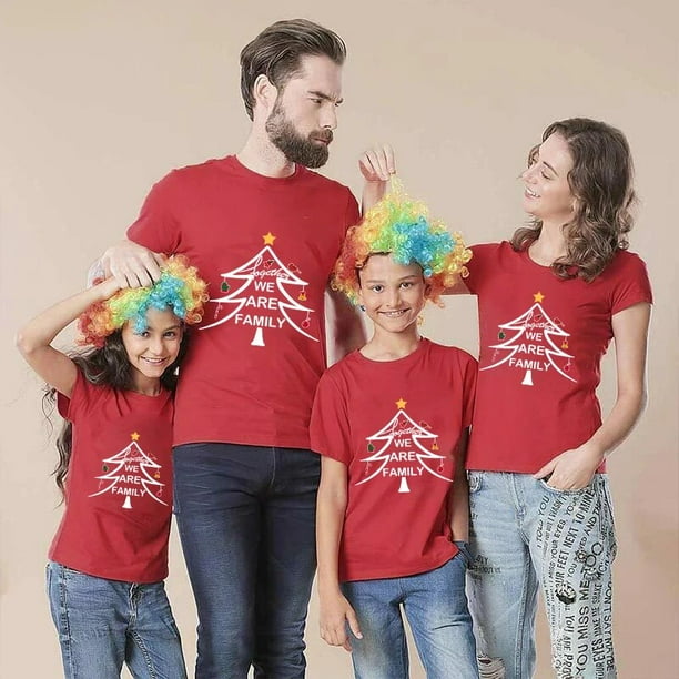 Camisetas navidenas a juego para la familia diseno exclusivo luminoso We are Family arbol de Navidad familiar Bodega Aurrera en linea