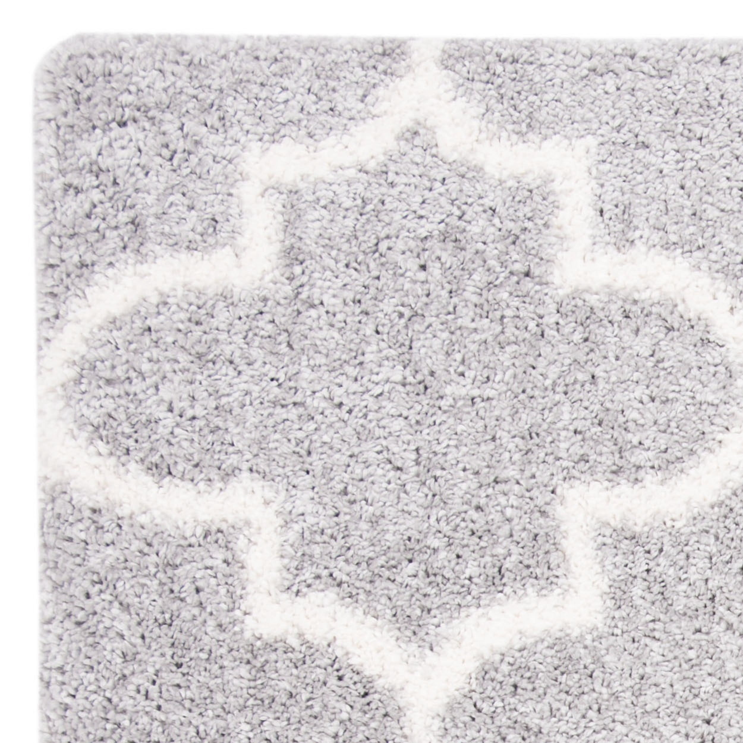 SAFAVIEH Fontana Hilda Geometric Plush Shag Area Rug, Grey/Cream, 6'7" x 6'7" Square