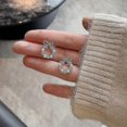 thumbnail image 2 of Un par de pendientes de guirnalda de perlas de moda coreana, 2 of 4