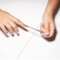 thumbnail image 4 of Set de manicura Tweezerman Glass con cortauñas, lima y pulidor, 4 of 7