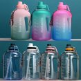 thumbnail image 2 of Botella de agua deportiva Yuxing con gradiente 2,2 l gran capacidad para exteriores fitness portátil pajita colorida rosa rojo azul, 2 of 5
