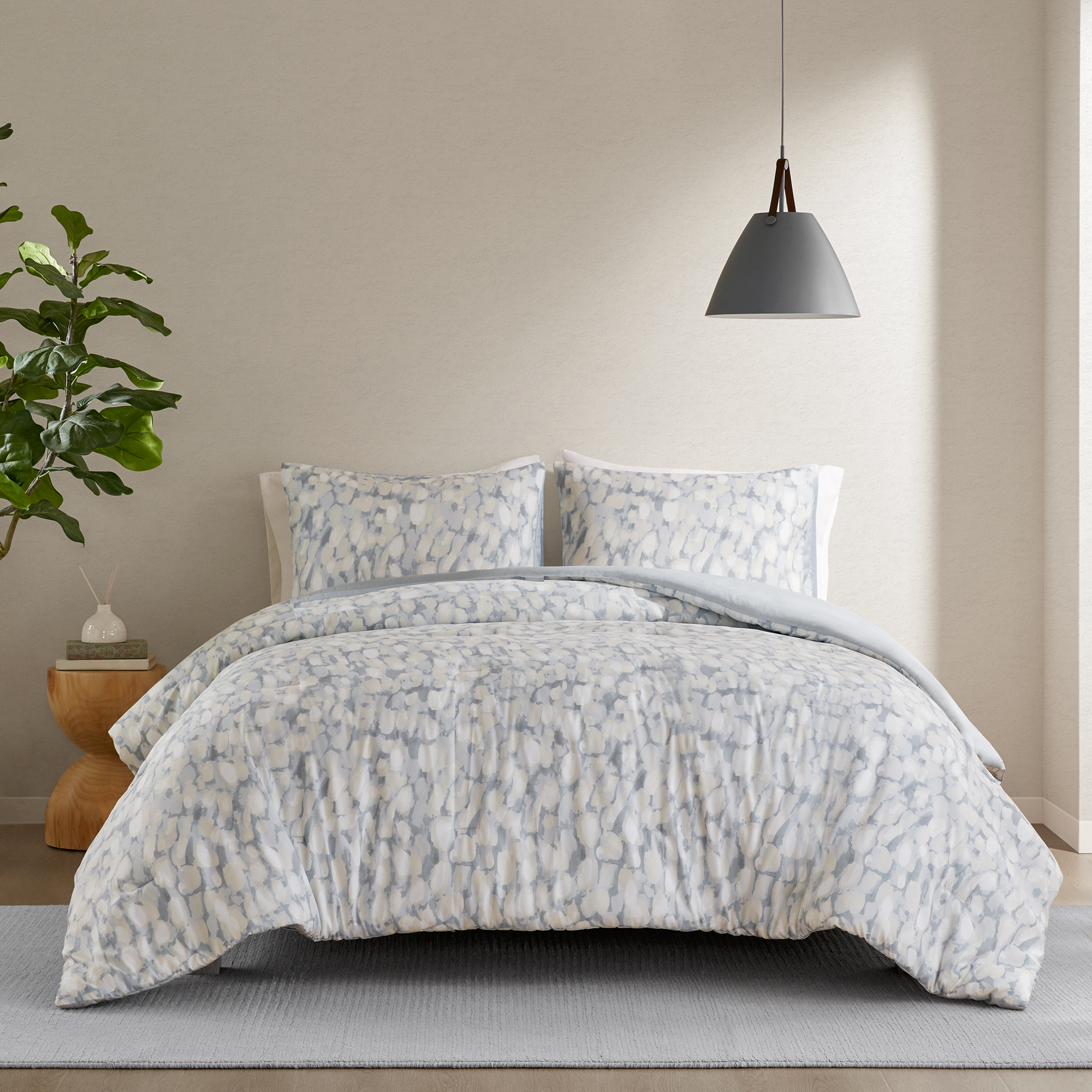 Beautyrest Reversible 3pc Comforter Set + Bonus Duffle Storage Bag