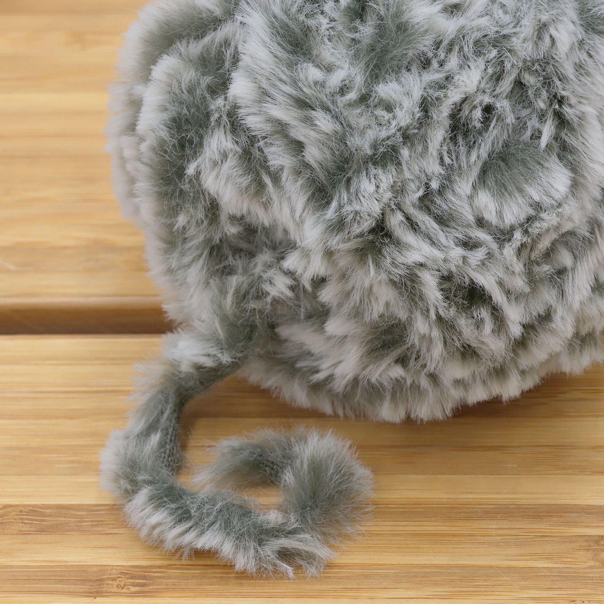 JubileeYarn Luxe Fluff Yarn - 100g/Skein Chunky Polyester Faux Fur - Strix - 2 Skeins
