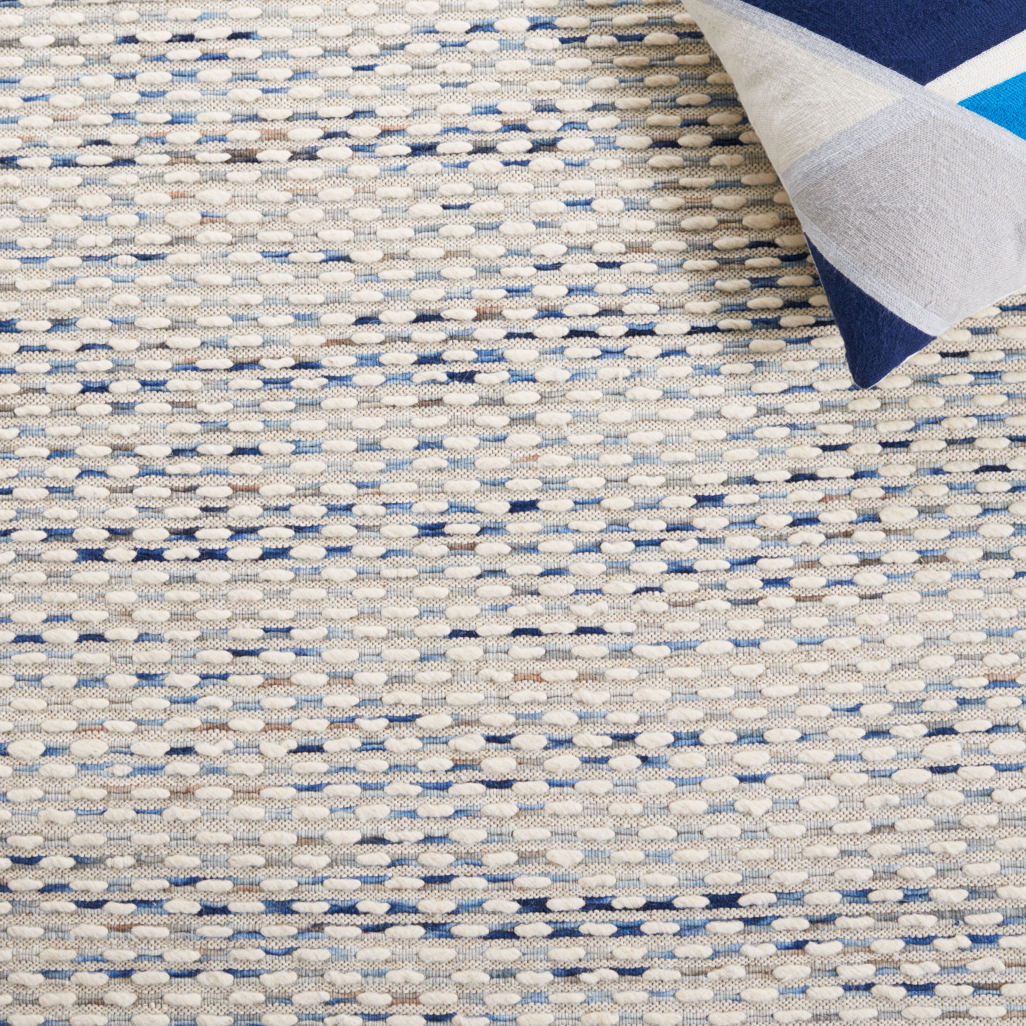 SAFAVIEH Marbella Frederick Striped Area Rug, White/Navy, 6' x 9'