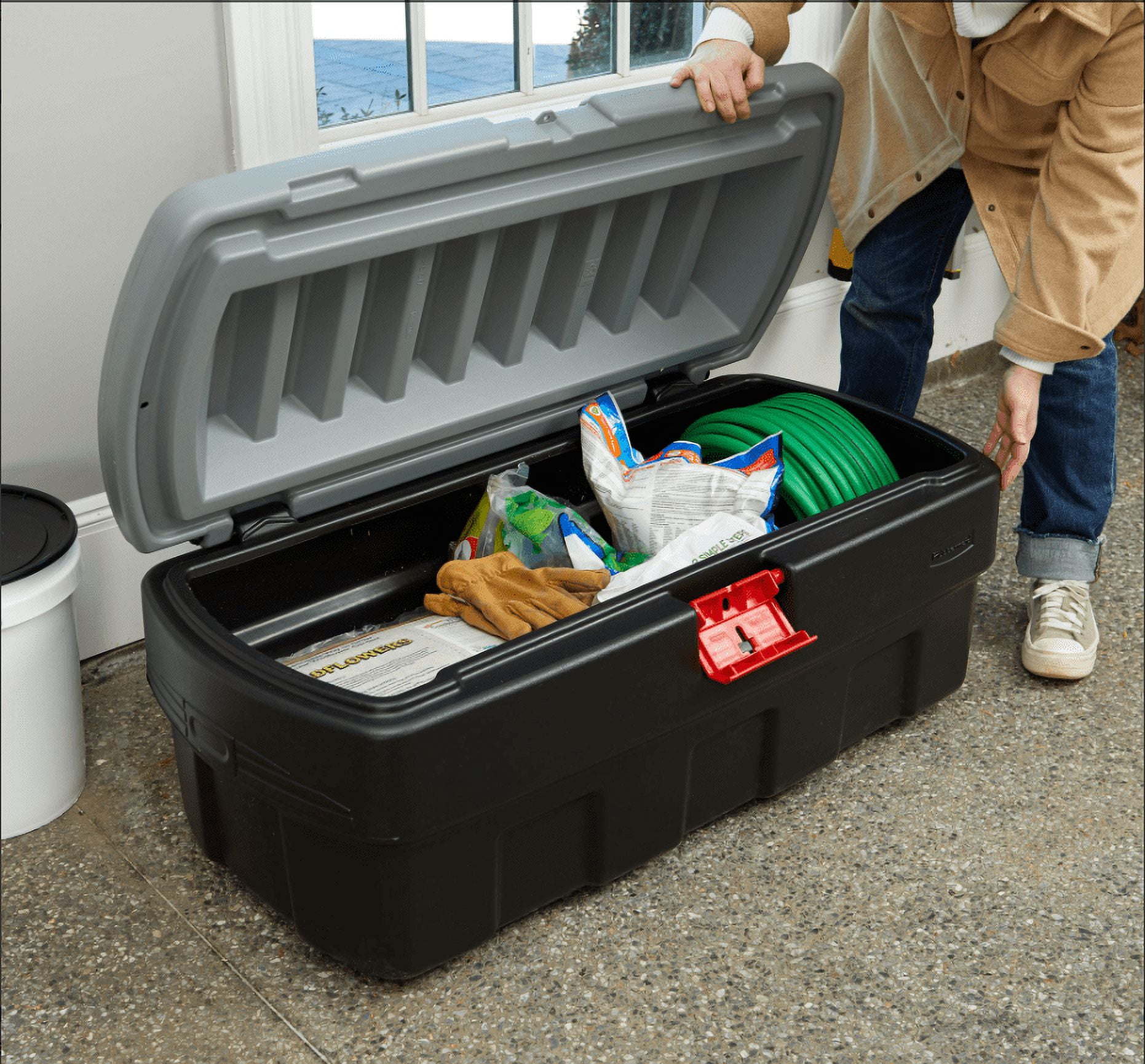 Rubbermaid Wheeled Storage Tote 35 Gallon - RMAP350005