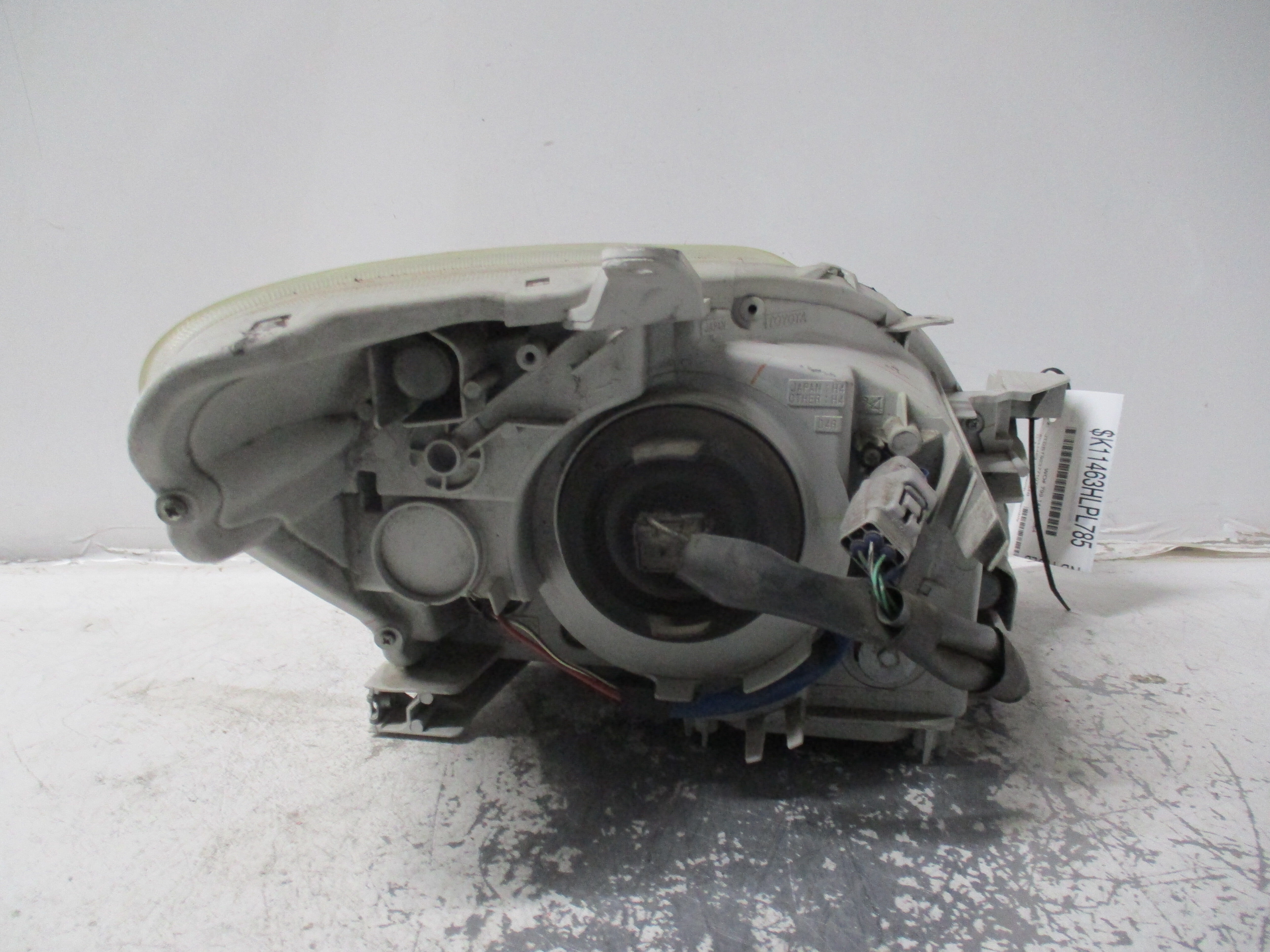 Pre-Owned 2007-2008 Toyota Yaris Driver LH Head Light Lamp OEM - Verify Specific Vehicle Fitment In Description - (Good)