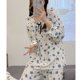 thumbnail image 3 of Conjunto de ropa de casa para mujer Conjunto de pijama de dos piezas con ribete de encaje con volantes y cuello cuadrado de algodón con estampado de flores lindo, 3 of 8