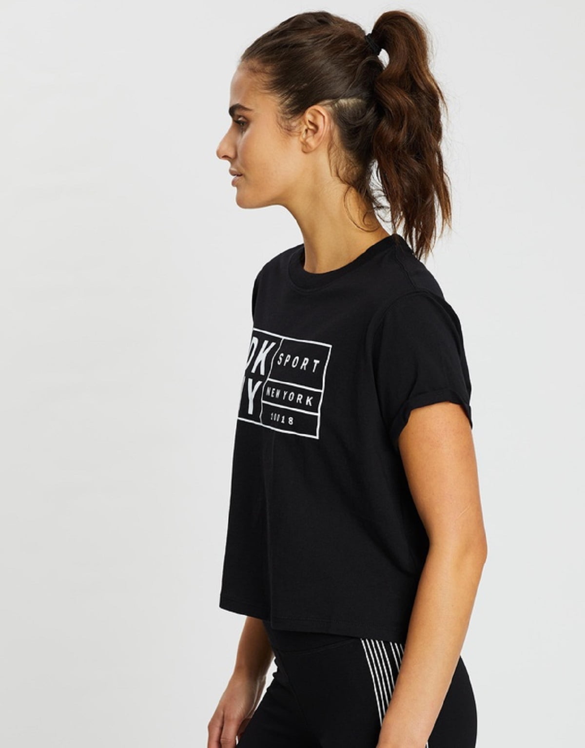 DKNY Women's Sport Boxy Tee Oversized Label Cropped Cotton T-Shirt, Black, S