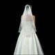 thumbnail image 3 of Velo de novia blanco marfil de 2 niveles con borde de cinta en cascada central y peine para despedida de soltera, 3 of 4